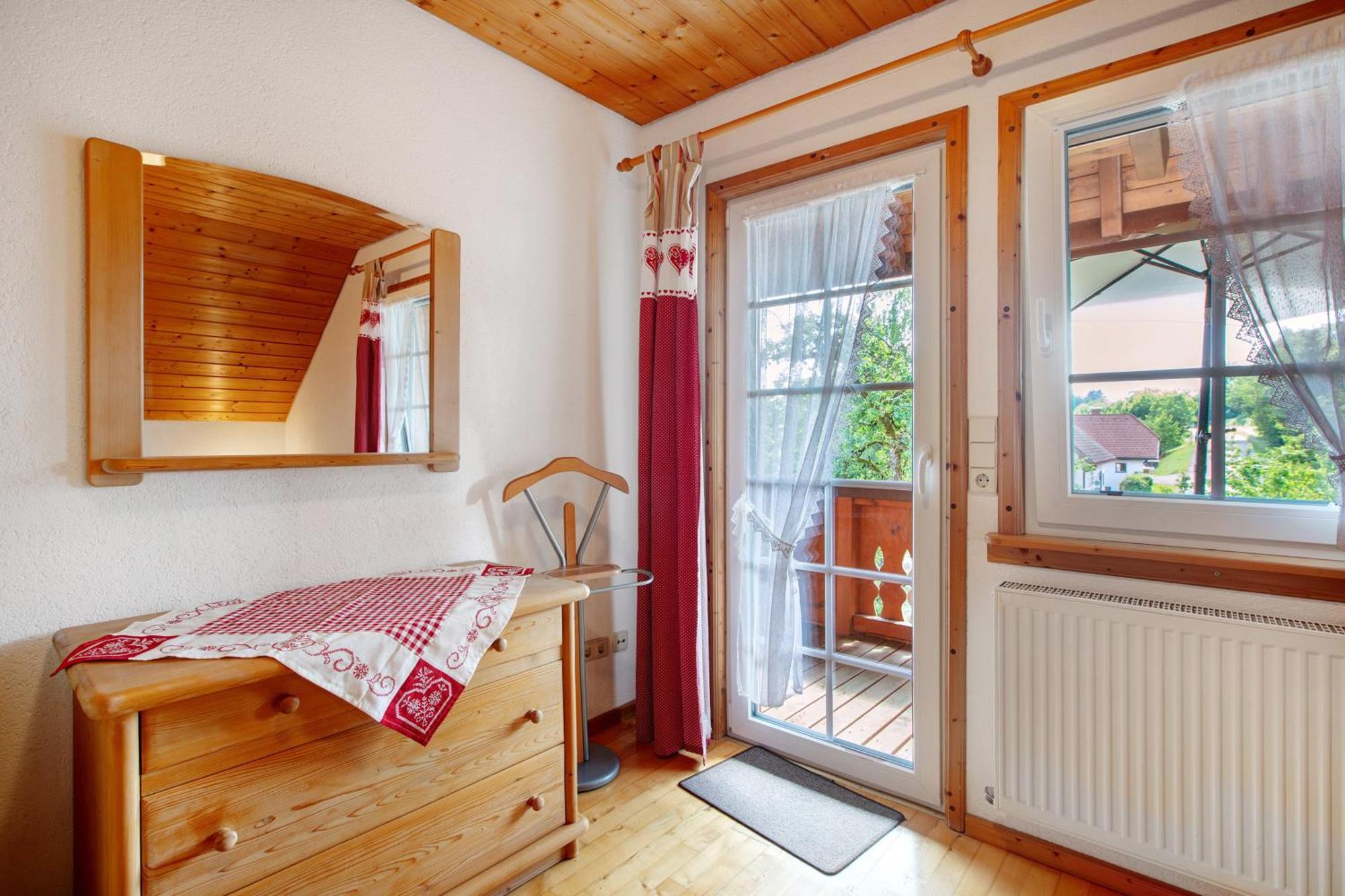 Haus Schlageter Apartamento Dachsberg im Schwarzwald Exterior foto
